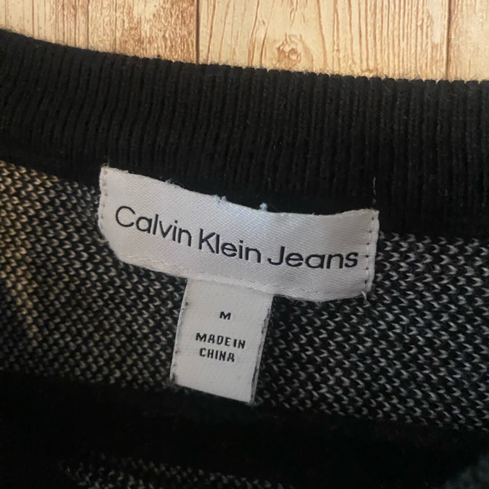 Calvin Klein Black and White Women's Sweater - Picture 4 of 9